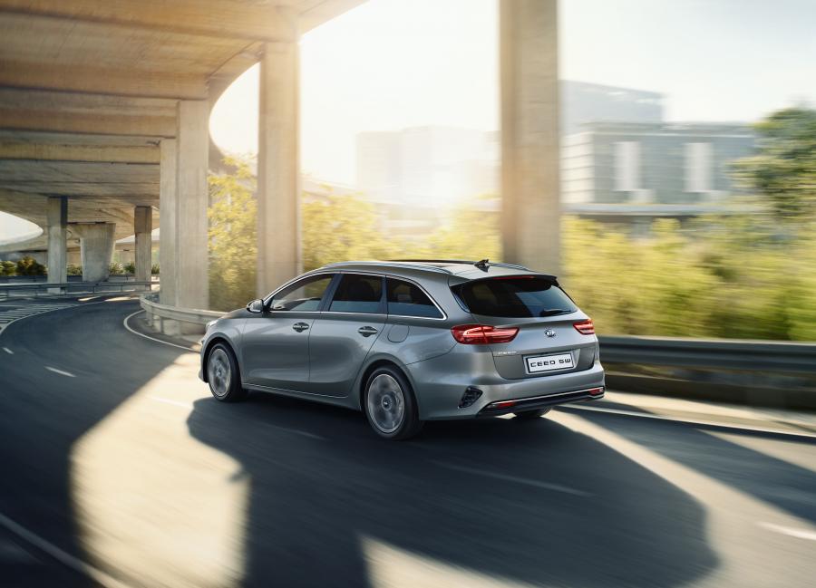  Kia Ceed Sportswagon 2018 года  (WW) (фото 3 из 47)